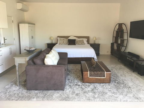 Casablanca, Peaceful Couples Retreat, Avalon Beach - Accommodation Tasmania 3