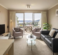 Cascades 18/3 Kurrajong Street - Accommodation Tasmania