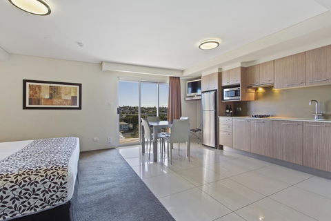 CBD Executive Apartments - Accommodation Tasmania 2