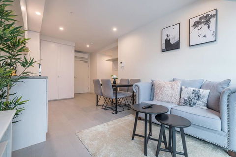 CBD Modern Classic 1 Bedroom Apt@La Trobe Tower - Accommodation Tasmania 0