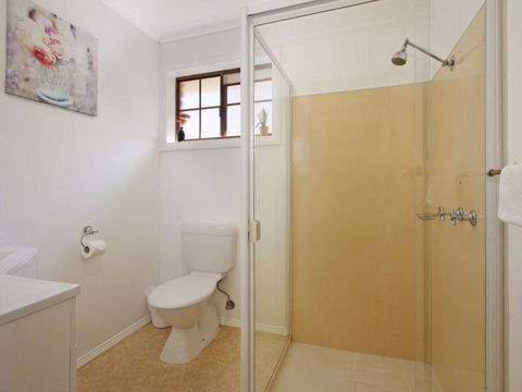 Cedar Cottage - Tudor Village - Accommodation Tasmania 1