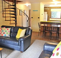 Cedar Holiday Units - Apartment 3 - Accommodation Tasmania