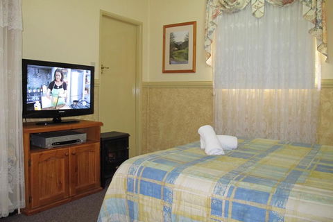Cedar Lodge Cabins - Accommodation Tasmania 3