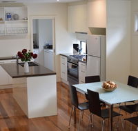 Champagne Stays Apartment - Accommodation Tasmania