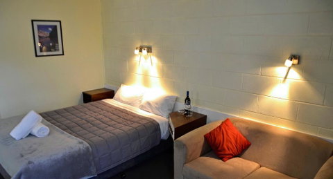 Charles Sturt Motor Inn - Accommodation Tasmania 0