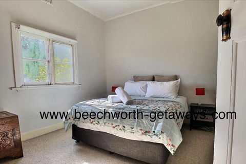 Cherry Blossom Cottage - Beechworth-Getaways - Accommodation Tasmania 3