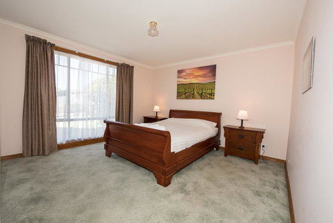 Chillax - Accommodation Tasmania 2