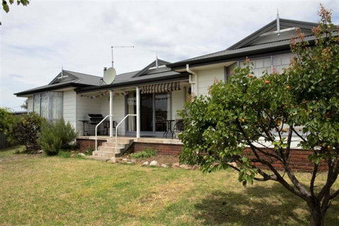 Chillax - Accommodation Tasmania 0