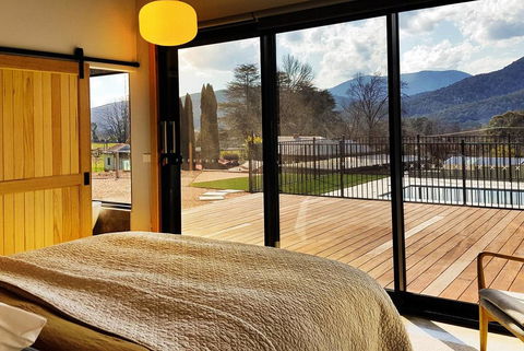 Christina's Luxury Retreat - Accommodation Tasmania 0