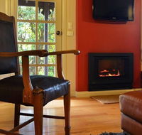 Circa Red London Daylesford - Accommodation Tasmania