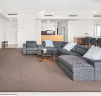 City-Centre Apartment With River Views and Balcony - Accommodation Tasmania