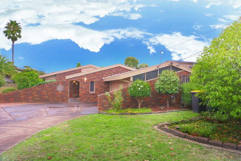 Classic Double Brick Garden House - Accommodation Tasmania 0