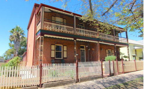 Classic Old Style House - Accommodation Tasmania 0