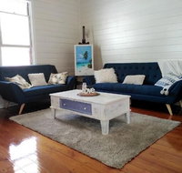 Classic Q'slander Huge Deck Pool Cowboy Stadium - Accommodation Tasmania