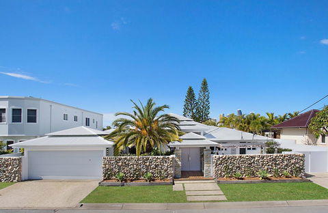 Coastal Elegance - Accommodation Tasmania 0