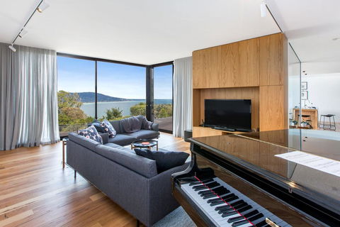COASTAL LUXE - MT MARTHA - Accommodation Tasmania 2