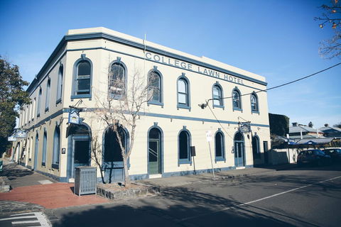 College Lawn Hotel - Accommodation Tasmania 0