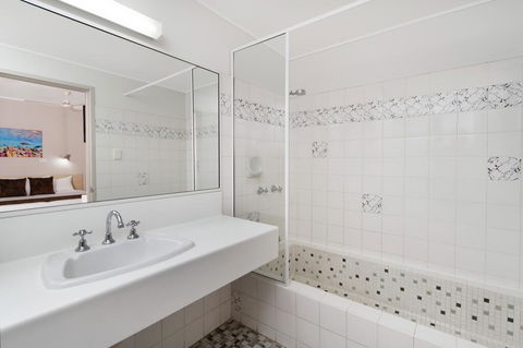 Comfort Inn Cairns City - Accommodation Tasmania 2