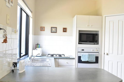 Comfortable 2 Bedroom Unit With Garden - Accommodation Tasmania 1