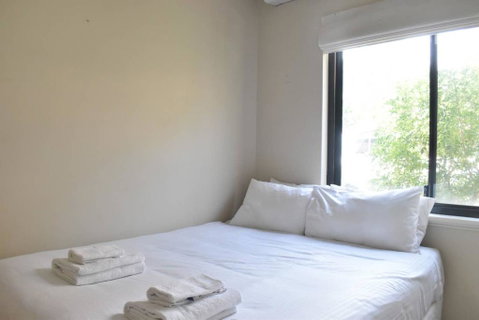 Comfortable 2 Bedroom Unit With Garden - Accommodation Tasmania 3