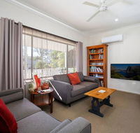 Comfortable Queen sized room near Tuggerah Lake - Accommodation Tasmania