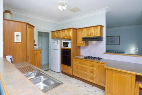 Cook St 4 - Salamander Bay - Accommodation Tasmania 3