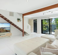 Cool Coastal Chic Noosaville - Accommodation Tasmania
