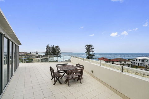 Coolwaters, Penthouse - Accommodation Tasmania 0