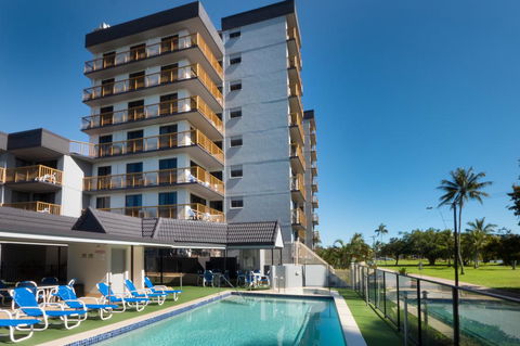 Coral Towers Holiday Suites - Accommodation Tasmania 0