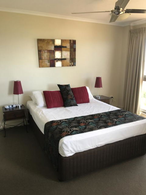 Coral Towers Holiday Suites - Accommodation Tasmania 3