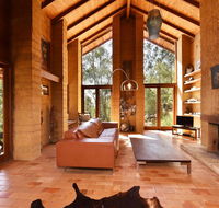 Corymbia Cottage - unique quirky private a guest favourite - Accommodation Tasmania