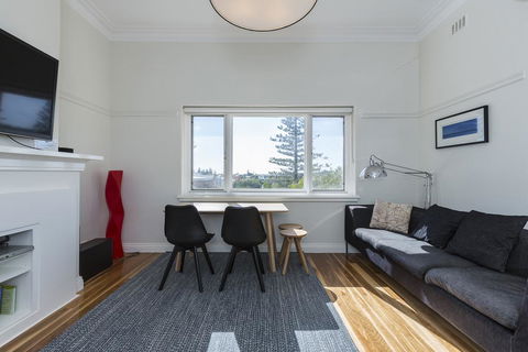Cottesloe Beach Deluxe Apartment - Accommodation Tasmania 1