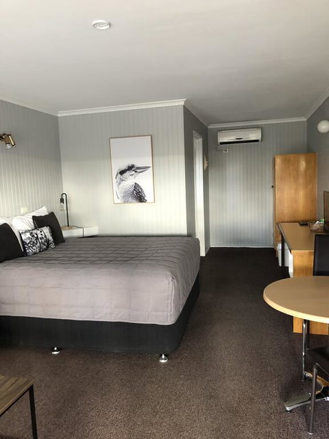 Country Roads Motor Inn - Accommodation Tasmania 1