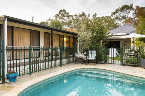 Courtsidecottage Bed And Breakfast - Accommodation Tasmania 0