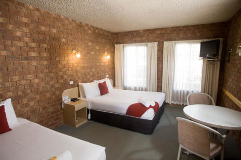 Courtyard Motor Inn - Accommodation Tasmania 2