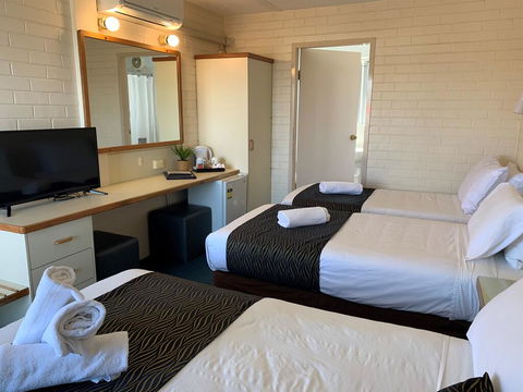 Crest Motor Inn - Accommodation Tasmania 3