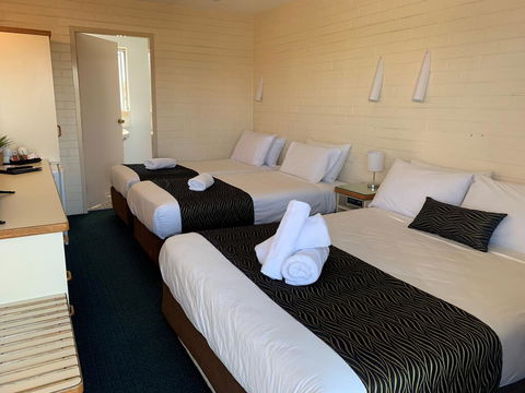 Crest Motor Inn - Accommodation Tasmania 2