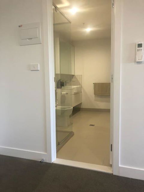 Deakin 2Bed 2Bath And Free Parking - Accommodation Tasmania 3
