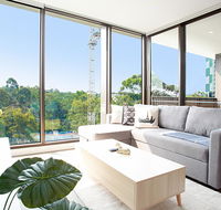 Designer Apartment with Balcony in Quiet Suburb - Accommodation Tasmania