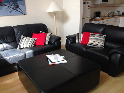 Dillon 7 - Accommodation Tasmania 2