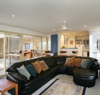 Dolphin 3 Bedroom House by Shoalwater Executive Homes - Accommodation Tasmania