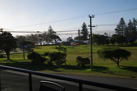 Dolphin Court 2, 1 Gowing Street - Accommodation Tasmania 2