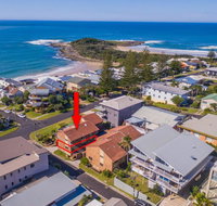Doncaster - Yamba Main beach and sea pool - Accommodation Tasmania