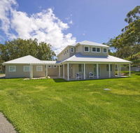Echo Beach House 16 Reflections Dr - Luxurious House with Magnificent Pool and Ducted Air - Accommodation Tasmania