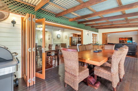 Edge Hill Holiday Home / Cairns - Accommodation Tasmania 3