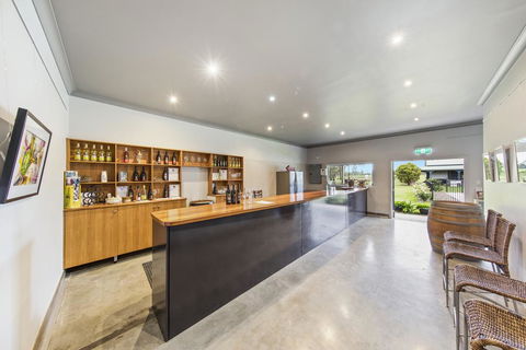 Emma's Cottage Vineyard - Accommodation Tasmania 1