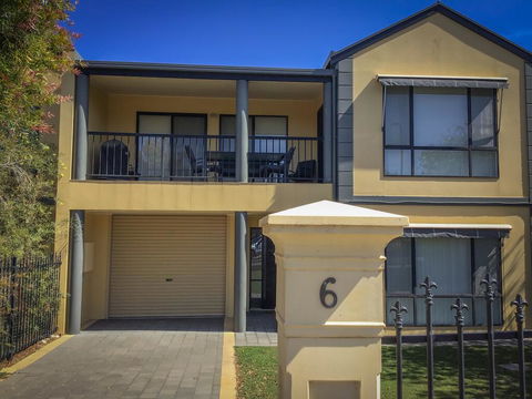 Endeavour 6 - Accommodation Tasmania 1