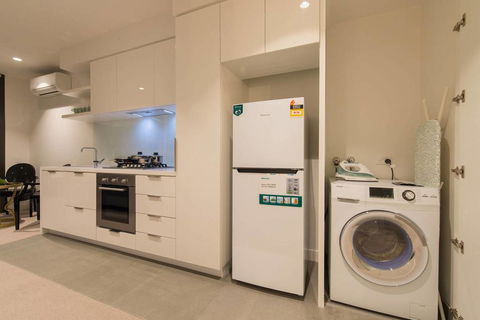 Eporo Tower 1 Bedroom Modern Apartment Central CBD - Accommodation Tasmania 3