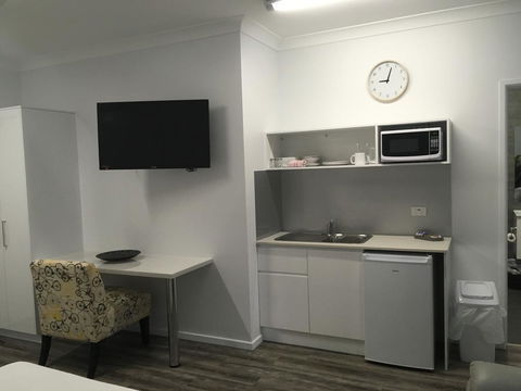 Escape On Lake - Accommodation Tasmania 1