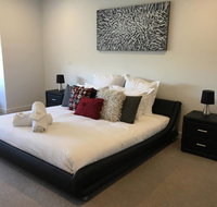 Executive Mansion Spring Racing Melbourne Cup - Accommodation Tasmania